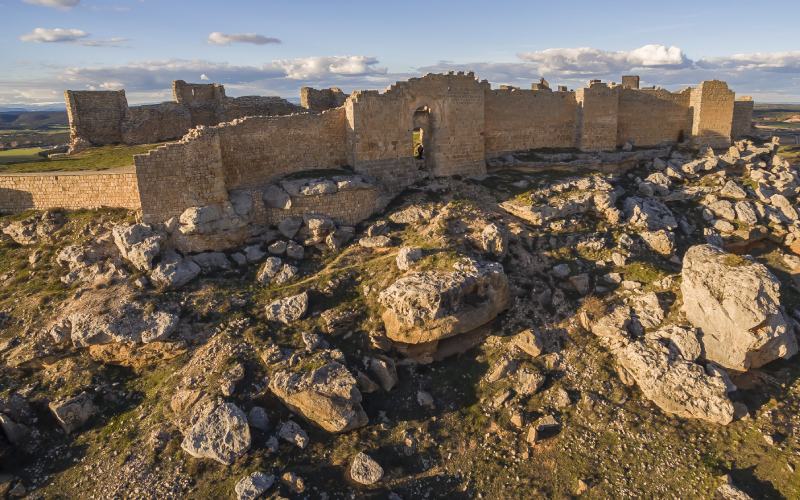 Puerta califal del castillo de Gormaz