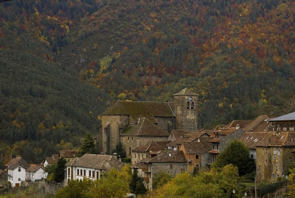 Valles de España para una escapada en otoño Ansó