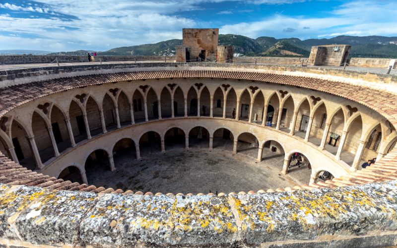 Patio del castillo de Bellver desde arriba