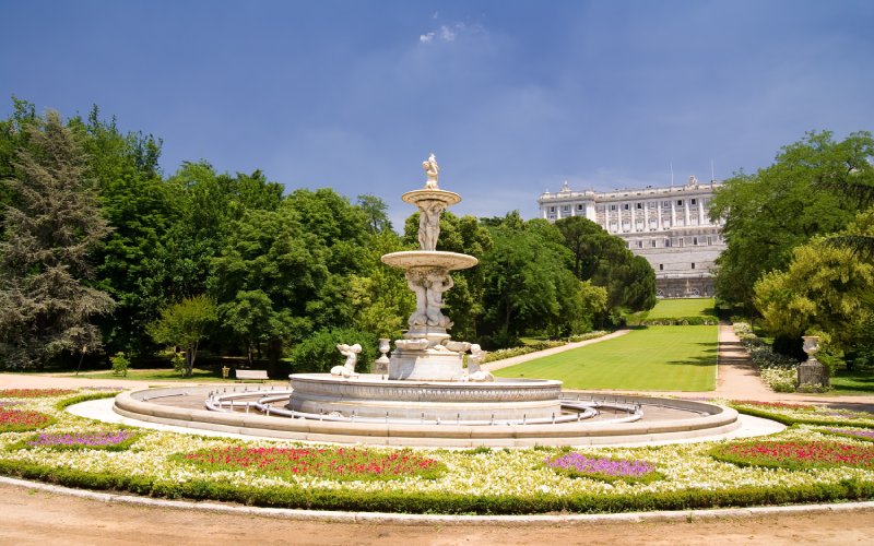 Campo del Moro y Palacio Real de Madrid