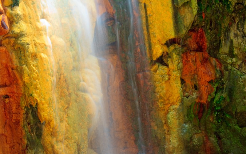 Detalle de la Cascada de los Colores