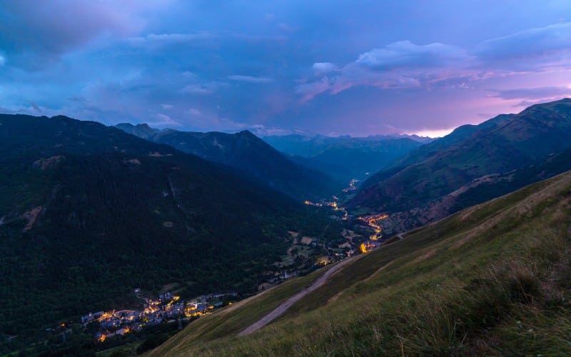 Valle en el área pirenaica de Lleida geoparque