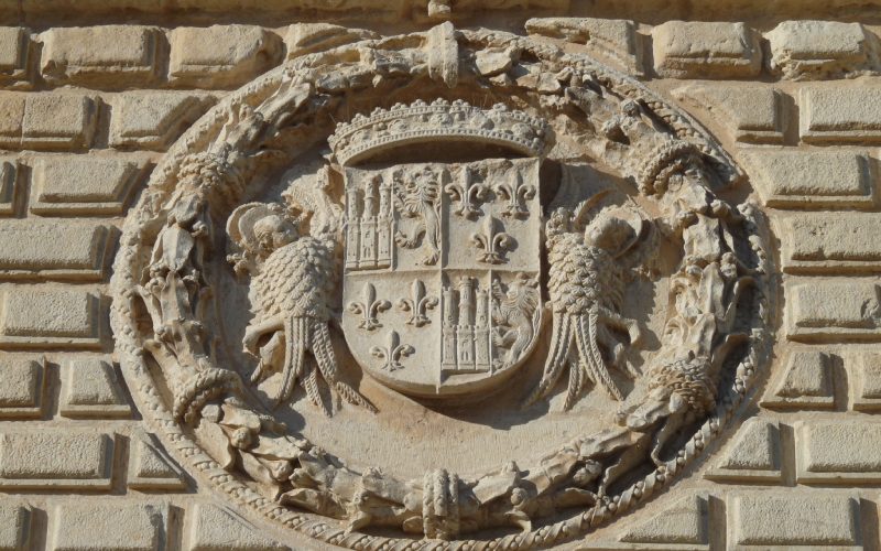 Escudo de armas en la fachada de Palacio de Cogolludo