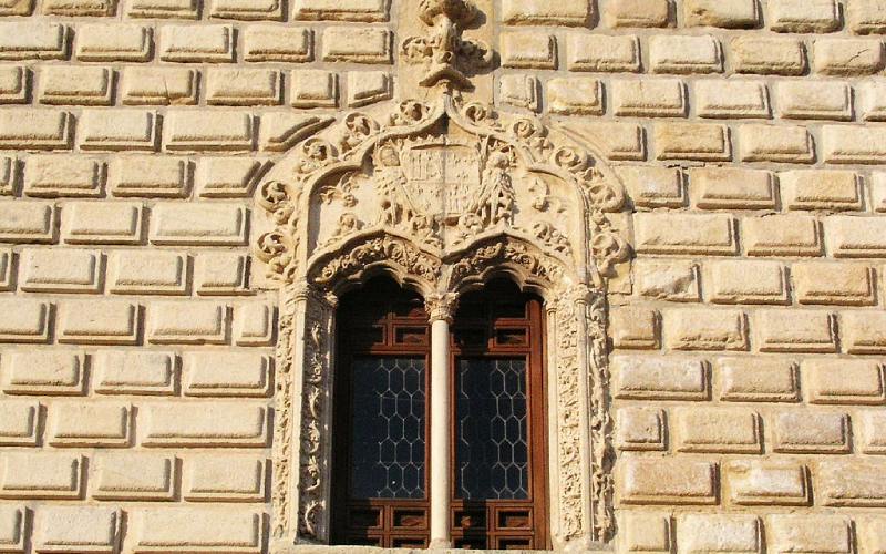 Detalle de una ventana del palacio de Cogolludo