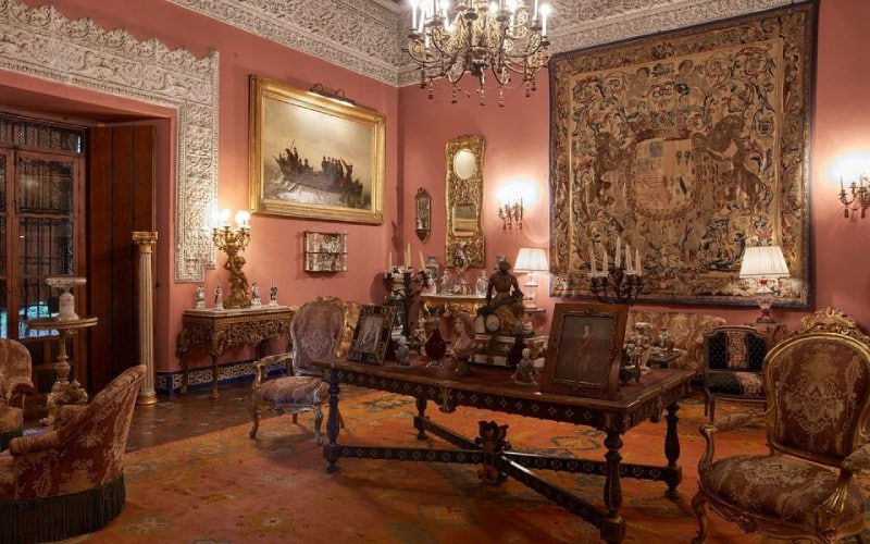 Salón cuadrado del Palacio de Dueñas
