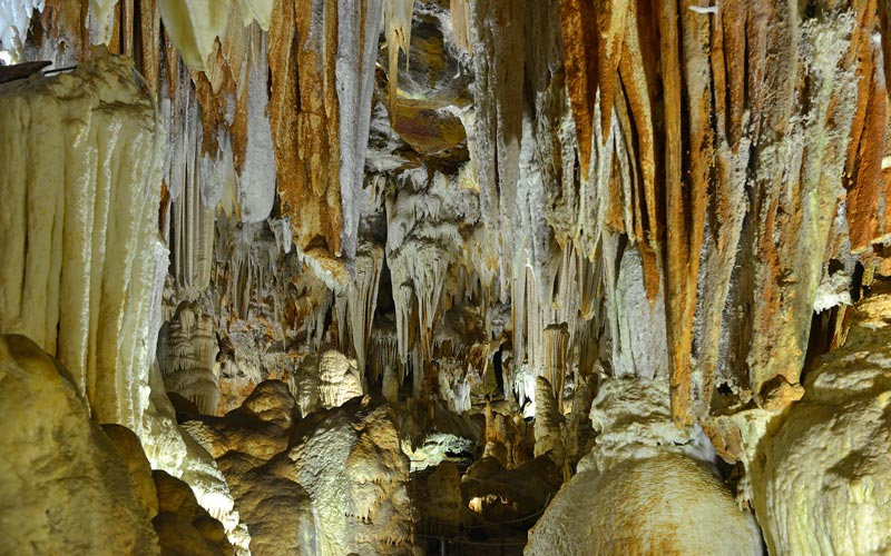 Formations of El Águila Caves