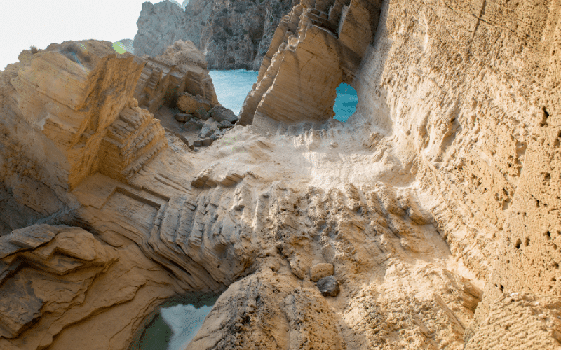 Close-up of one of the rocks at Atlantis Beach