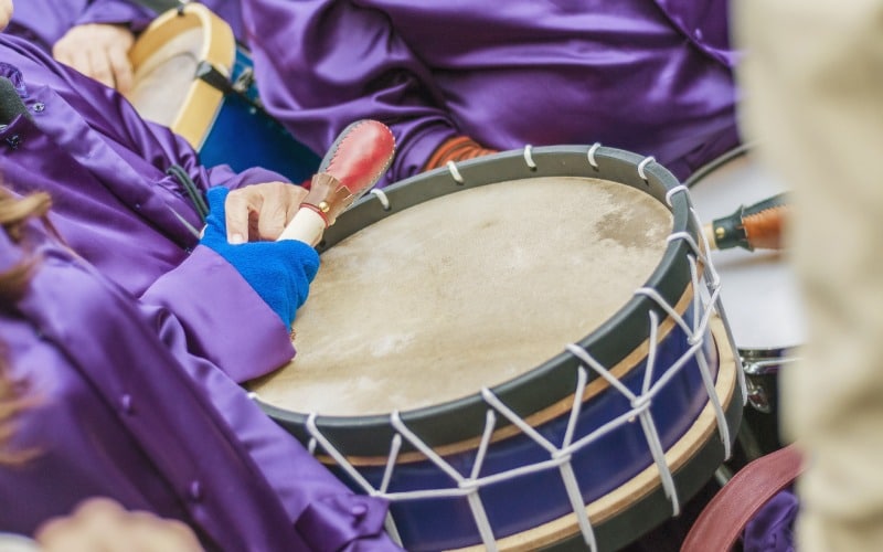 People making noise with drums