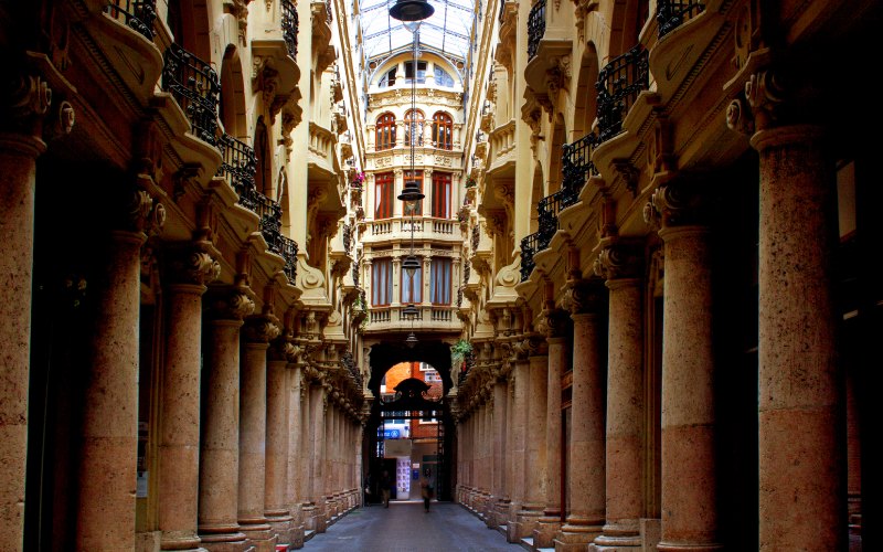 El interior del pasaje de Lodares