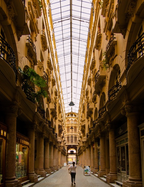 Tragaluz del Pasaje de Lodares