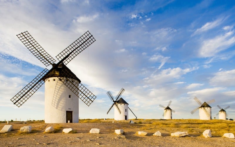 Campo de Criptana, a great place to discover by train in Spain
