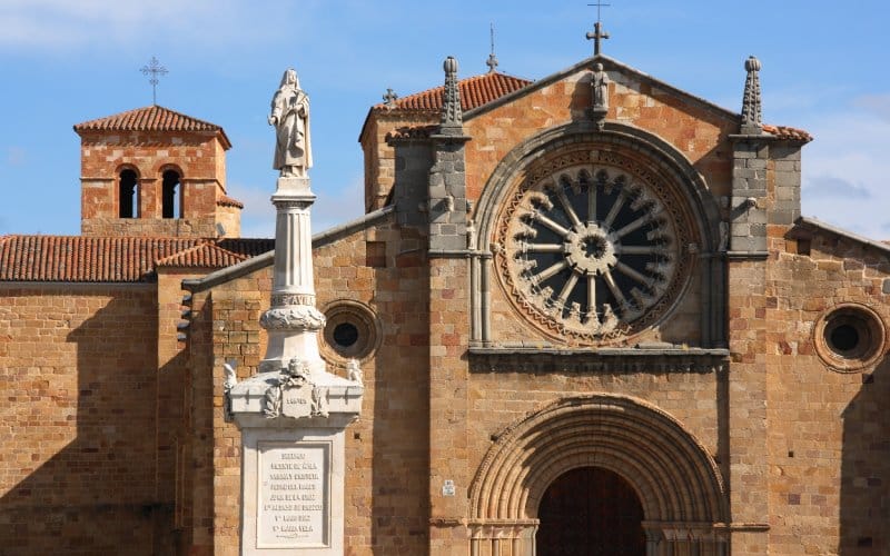 Sculpture of Teresa de Jesús in Ávila
