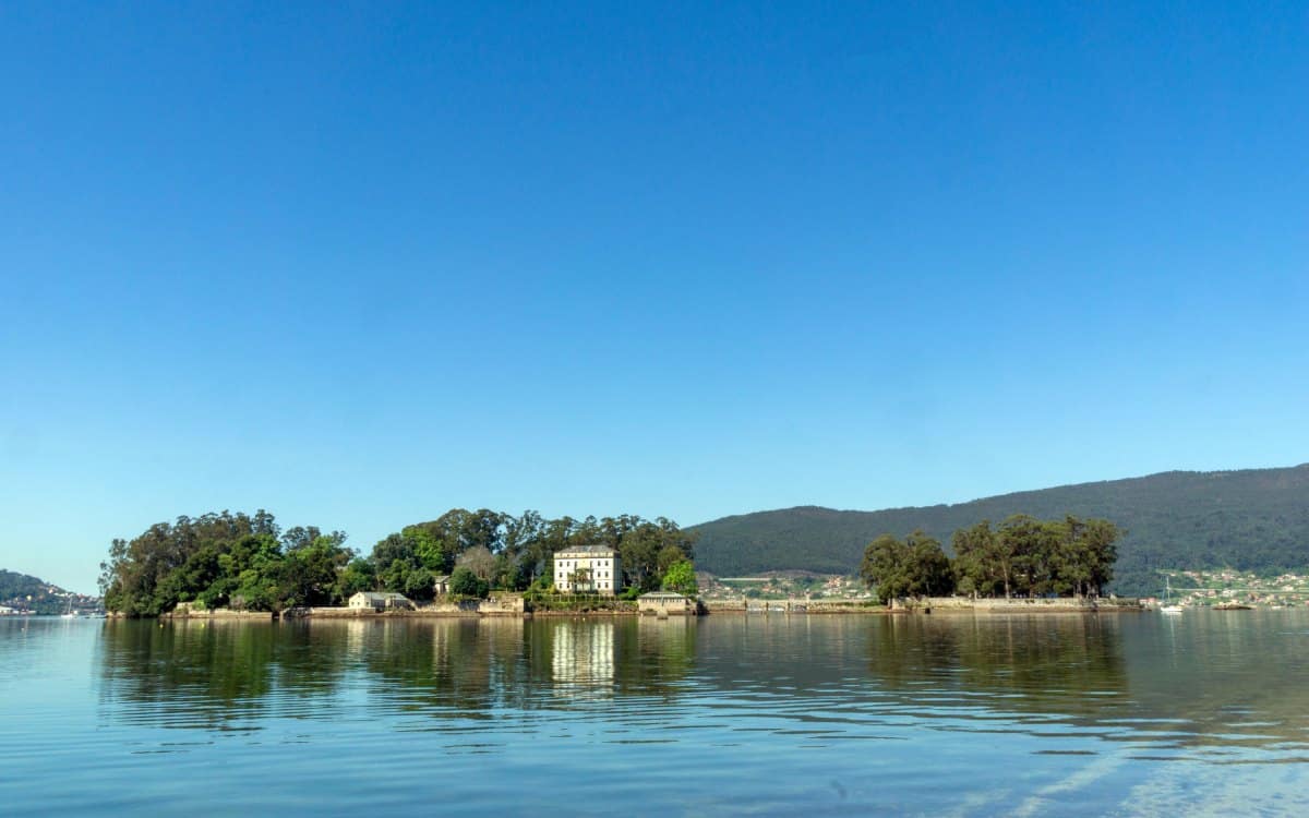 San Simón island.