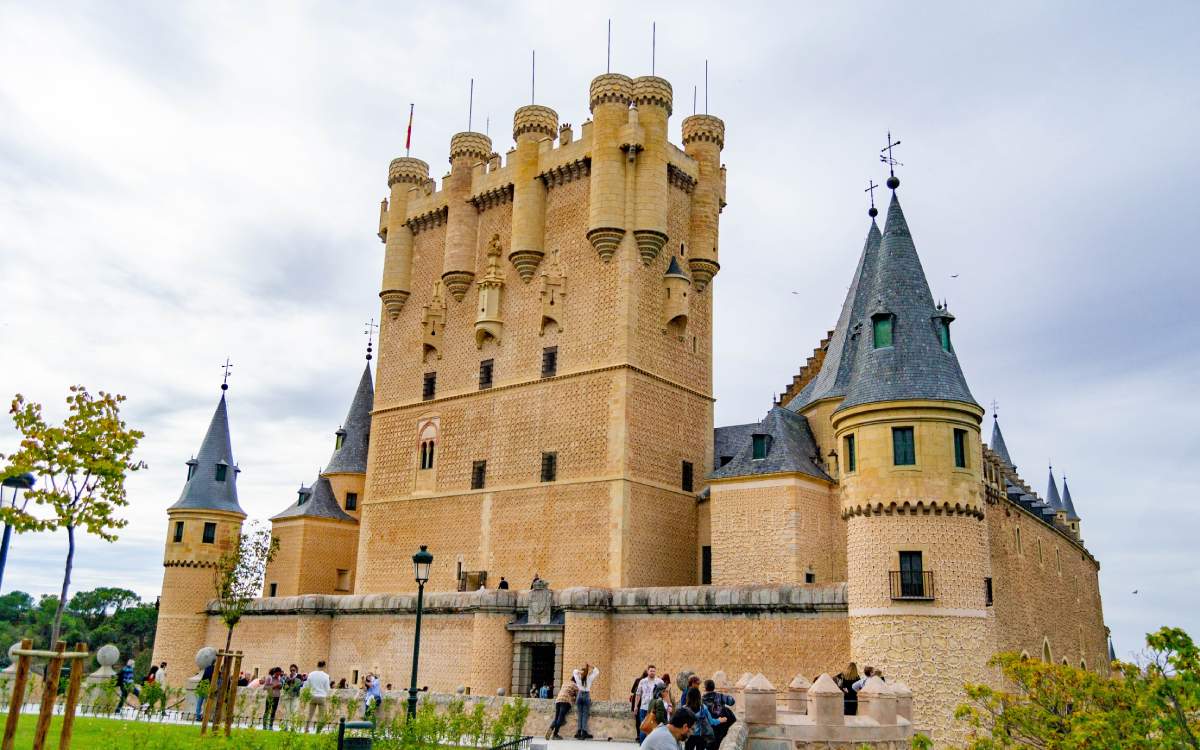 Entrance to the Alcázar.