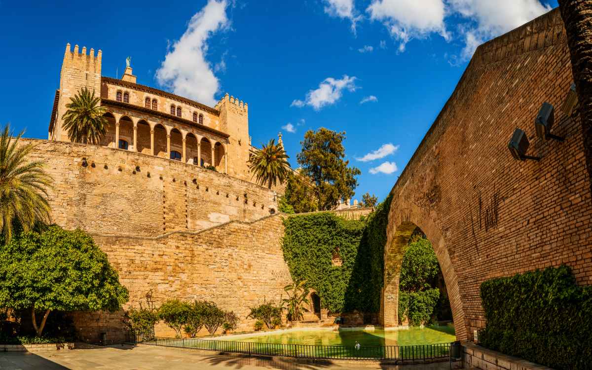 Royal Palace of La Almudaina.