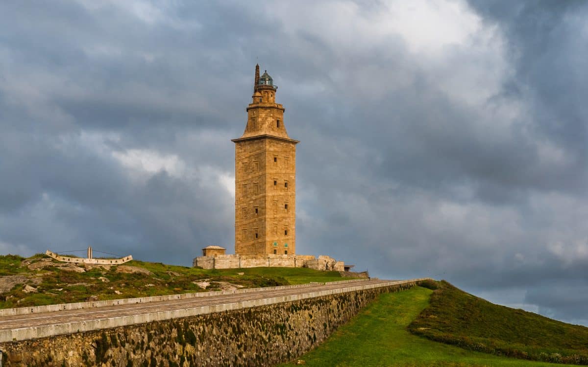 Path to the Tower of Hércules.
