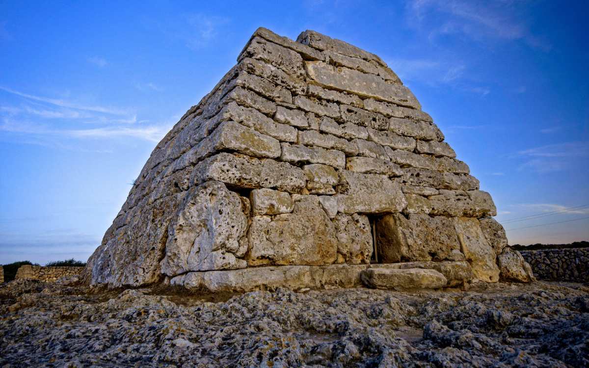 Naveta des Tudons.