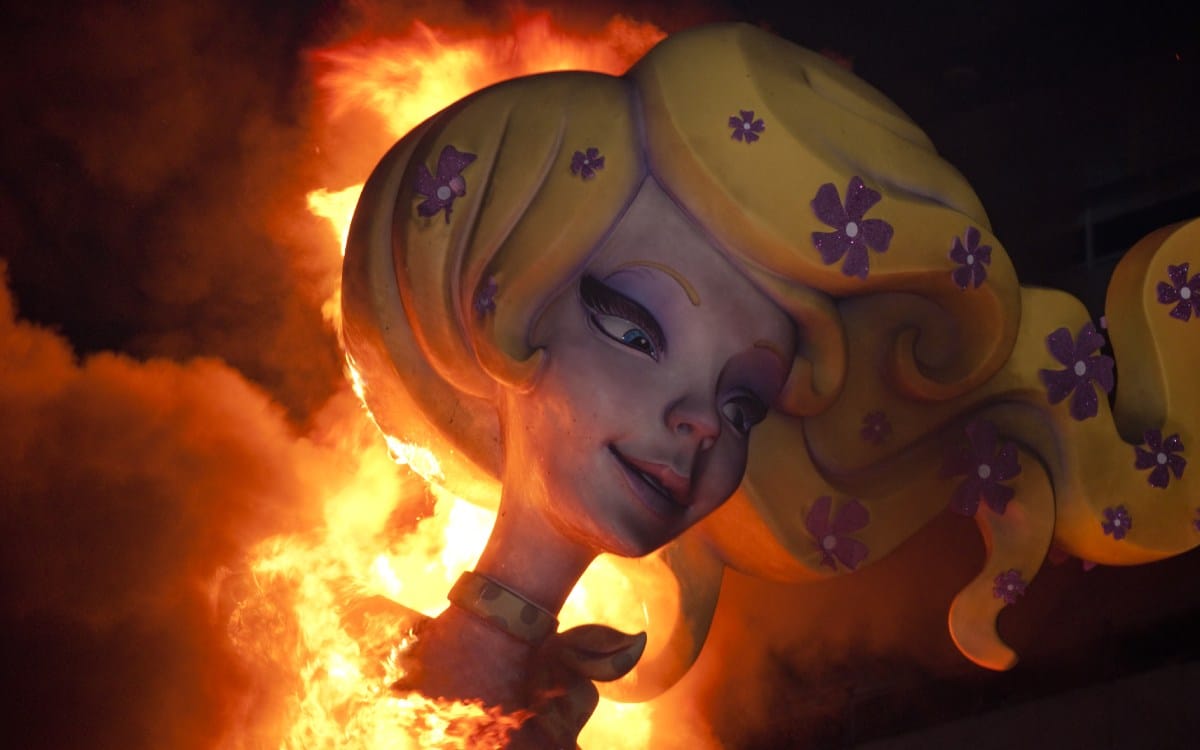 Burning falla.