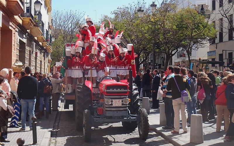 A parade in the Carnival of Cádiz