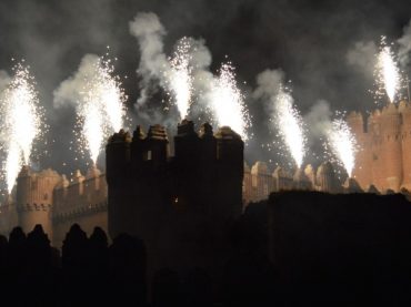 The fireworks of the castle of Coca that join past and present