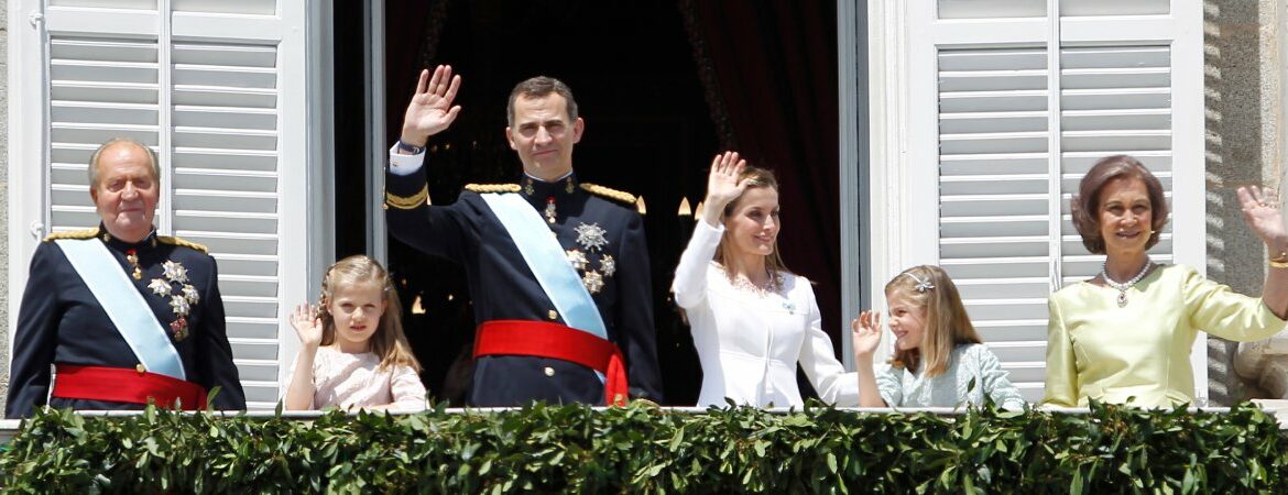 The Spanish royal family greeting from a balcony