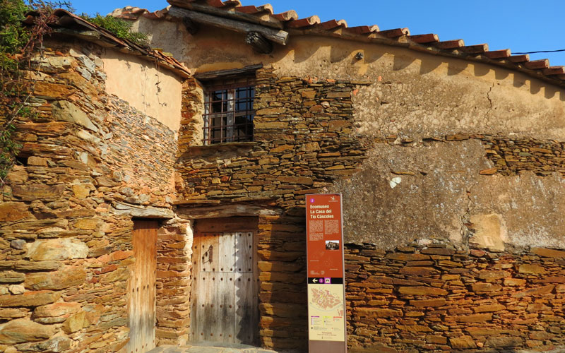 Façade of the Ecomuseum Casa del Tio Cáscoles | Photo: Lacasadelosaromas