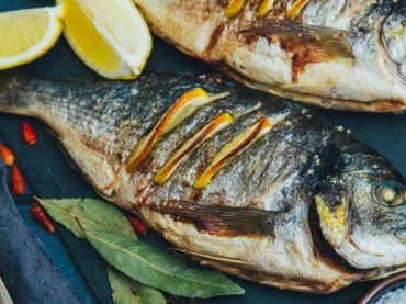 Baked sea bream, a recipe to embellish the Christmas table