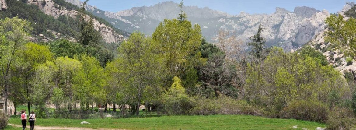 Three routes to explore the mountains of Sierra de Guadarrama in Madrid