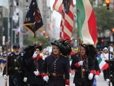 Italian flags instead of Spanish: the peculiar Hispanity Day in the USA