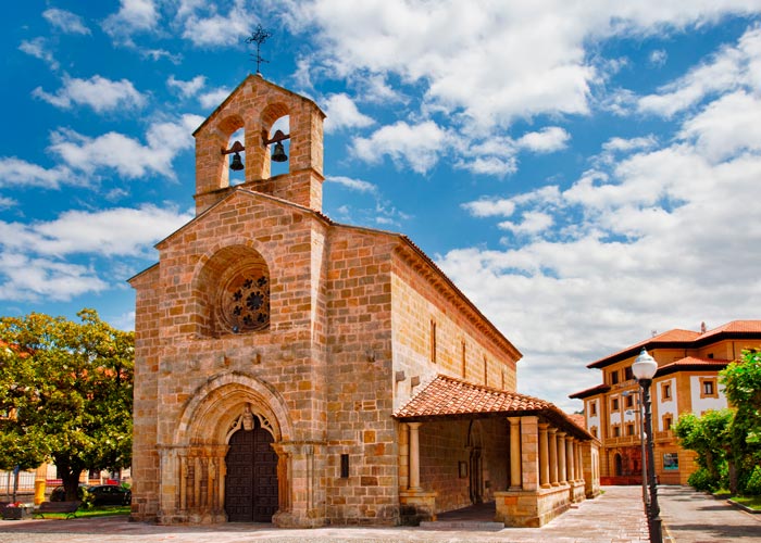 Iglesia de la Oliva en Villaviciosa
