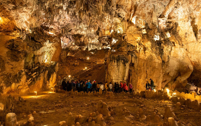 Cave of Valporquero 