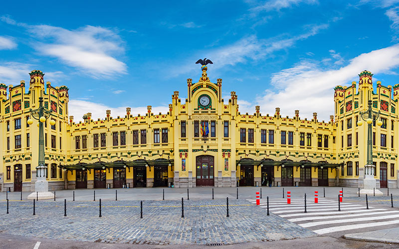 Walter Cunningham Fjord lekken The most beautiful train stations in Spain | Fascinating Spain