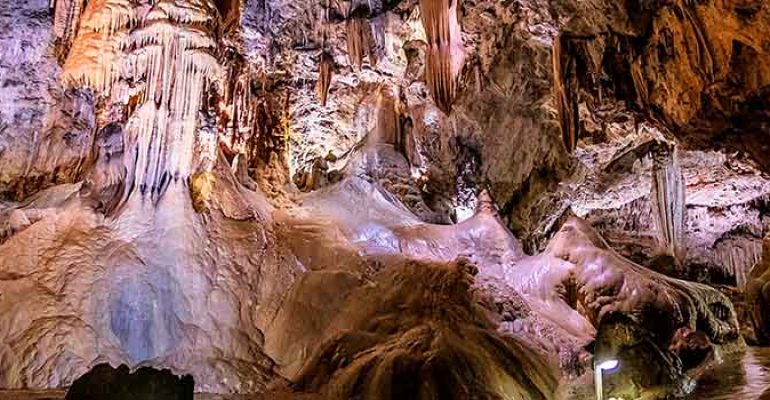 The Cave of Valporquero, a myriad of geological forms in 7 spectacular chambers