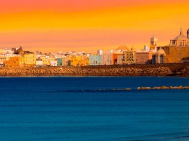 Travel Guide to Cádiz