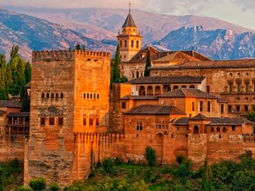 Alhambra and Generalife in Granada, jewels of Andalusia