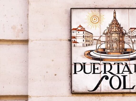 The stories behind the street name plates of Madrid