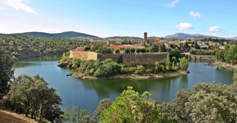 Buitrago, a medieval dream over the Lozoya river
