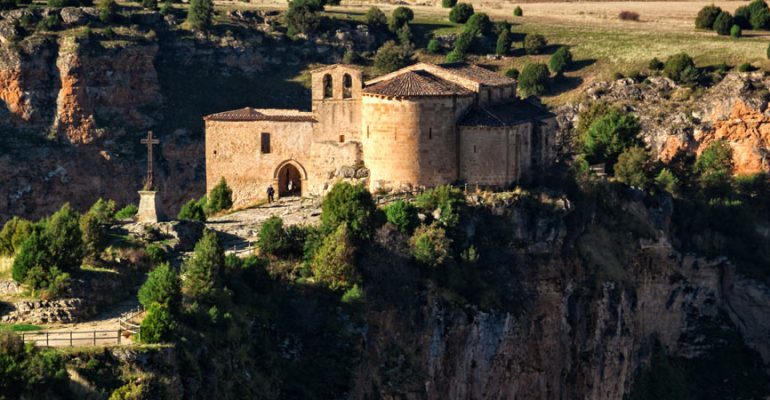 Hermitage of San Frutos in Segovia, Romanesque at the foot of the cliffs