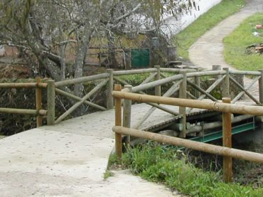 The smallest international bridge in the world is in Spain