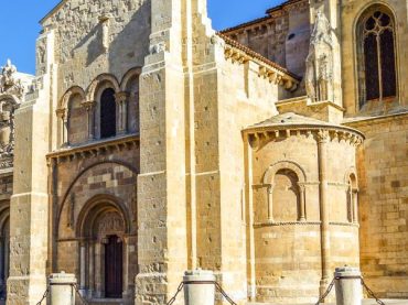 The Basilica of San Isidoro, a superb Romanesque gem in León and the tomb of ancient kings
