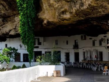 The streets of Setenil de las Bodegas, sheltered by a rock