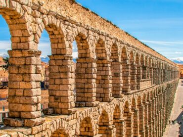 Devil’s work: the legend of the aqueduct of Segovia