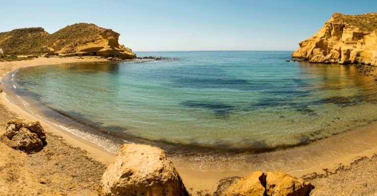 Los Cocedores, a beautiful beach with curious caves