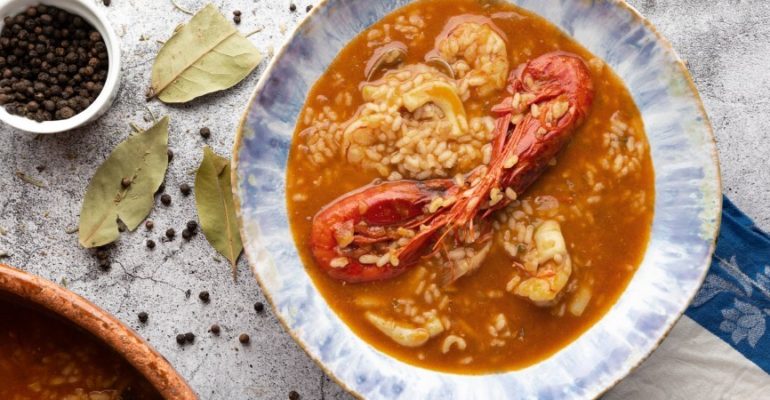 Rice with lobsters, a pleasure for all the senses