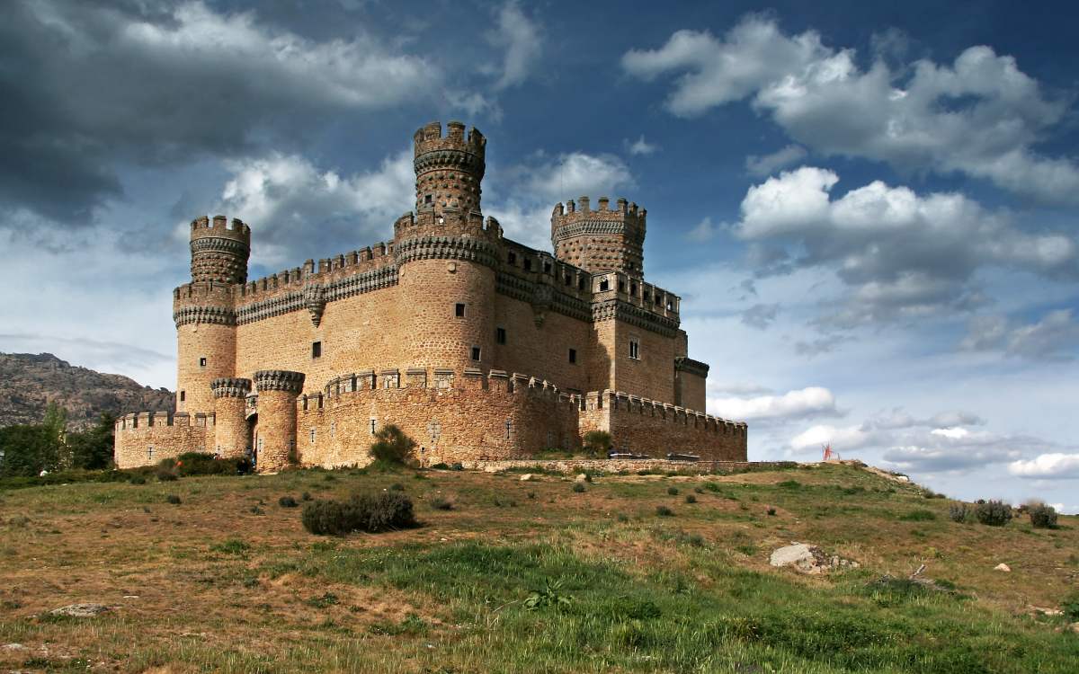 Castillo nuevo de los Mendoza.