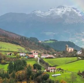 Walking through the Basque Switzerland: Aramaio, a fairy-tale valley
