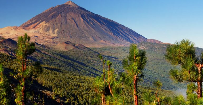 8 hiking routes to discover the Canary Islands