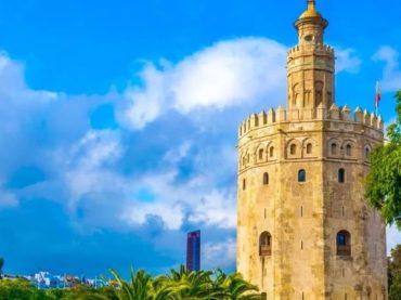 Torre del Oro, the golden tower in Seville