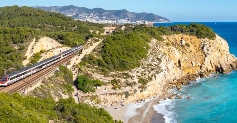 5 train trips you cannot miss in Spain