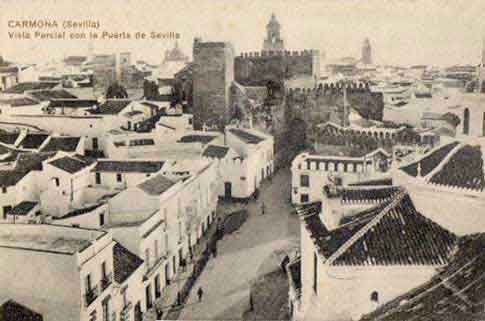 Puerta Sevilla Carmona postal antigua